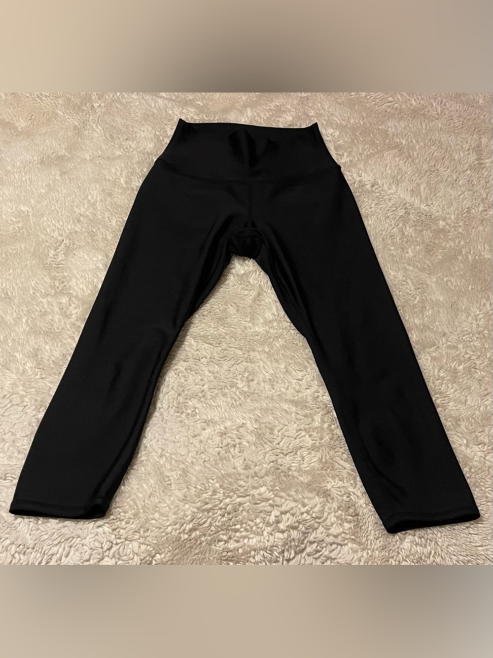Alo Yoga Women's Size M Black Airlift Legging Capri 21”